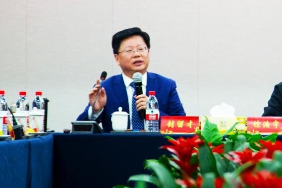 集团与泰州中学联合举办“校企同关爱，励学助成长”座谈会